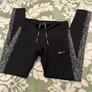 Nike dri fit black leggings / athletic training tights size xs
